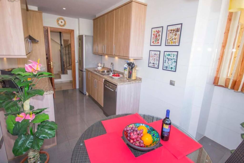 Casa Tres Vistas Luxury Apartment With Stunning Views To The Ocean Puerto de Santiago  Exterior photo